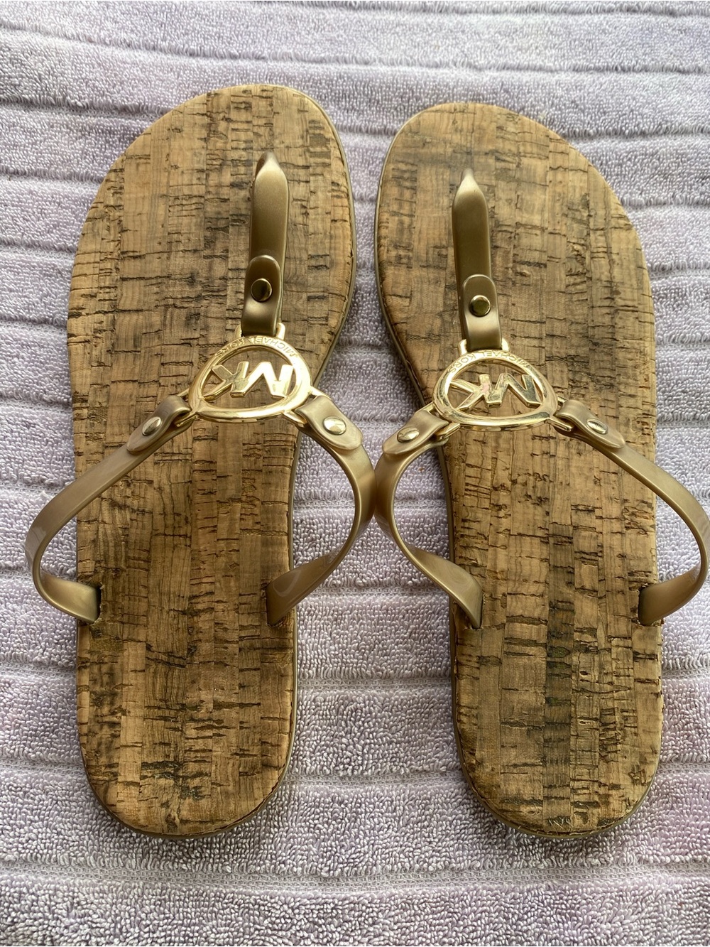 Michael Kors MK Charm Jelly Cork Flip Flop Sandals Gold  9